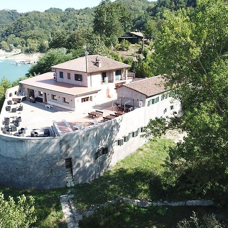 Agriturismo Incantesimo Del Lago Salto Varco Sabino Экстерьер фото