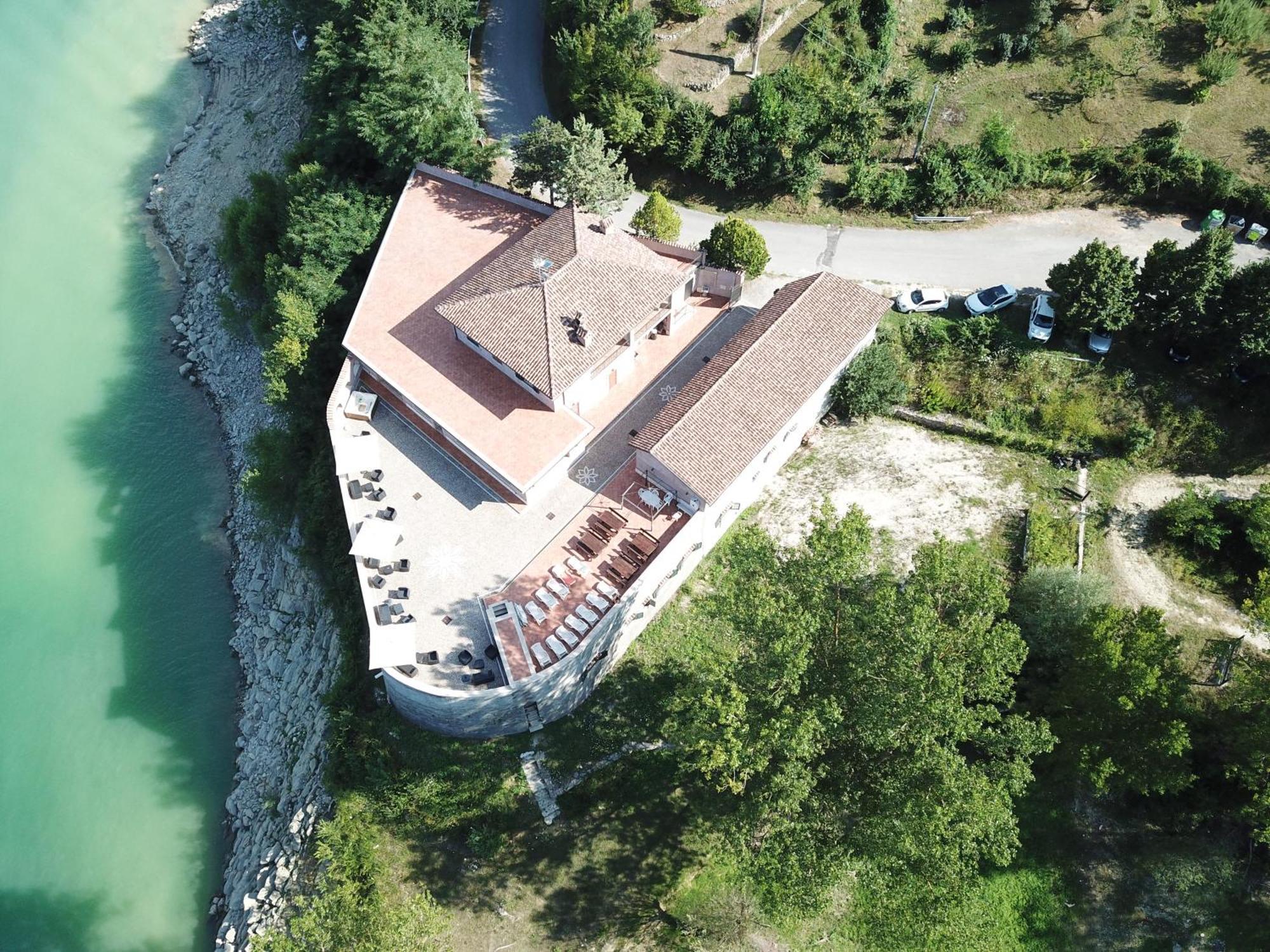 Agriturismo Incantesimo Del Lago Salto Varco Sabino Экстерьер фото